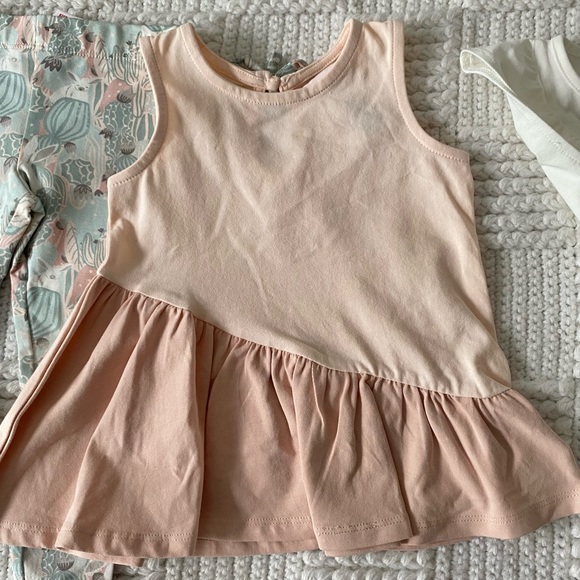 NWT Savannah Girl’s 4 Piece Summer Outfits 12 Months - Picture 7 of 9